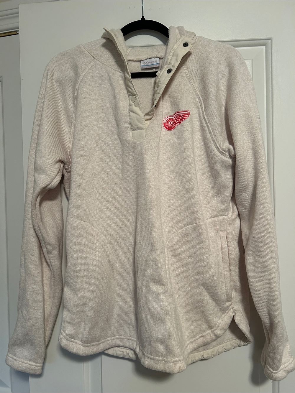 Columbia Women’s Cream Pullover Fleece with Red Detroit Red Wings Logo
